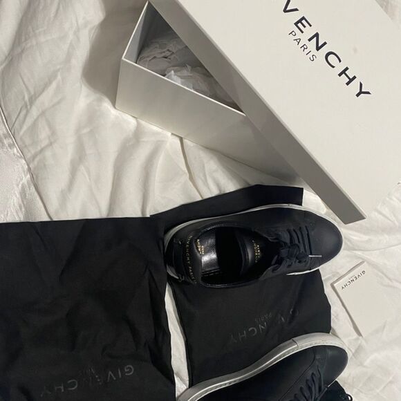 Black Leather Givenchy Sneakers with White Sole - Picture 6 of 11